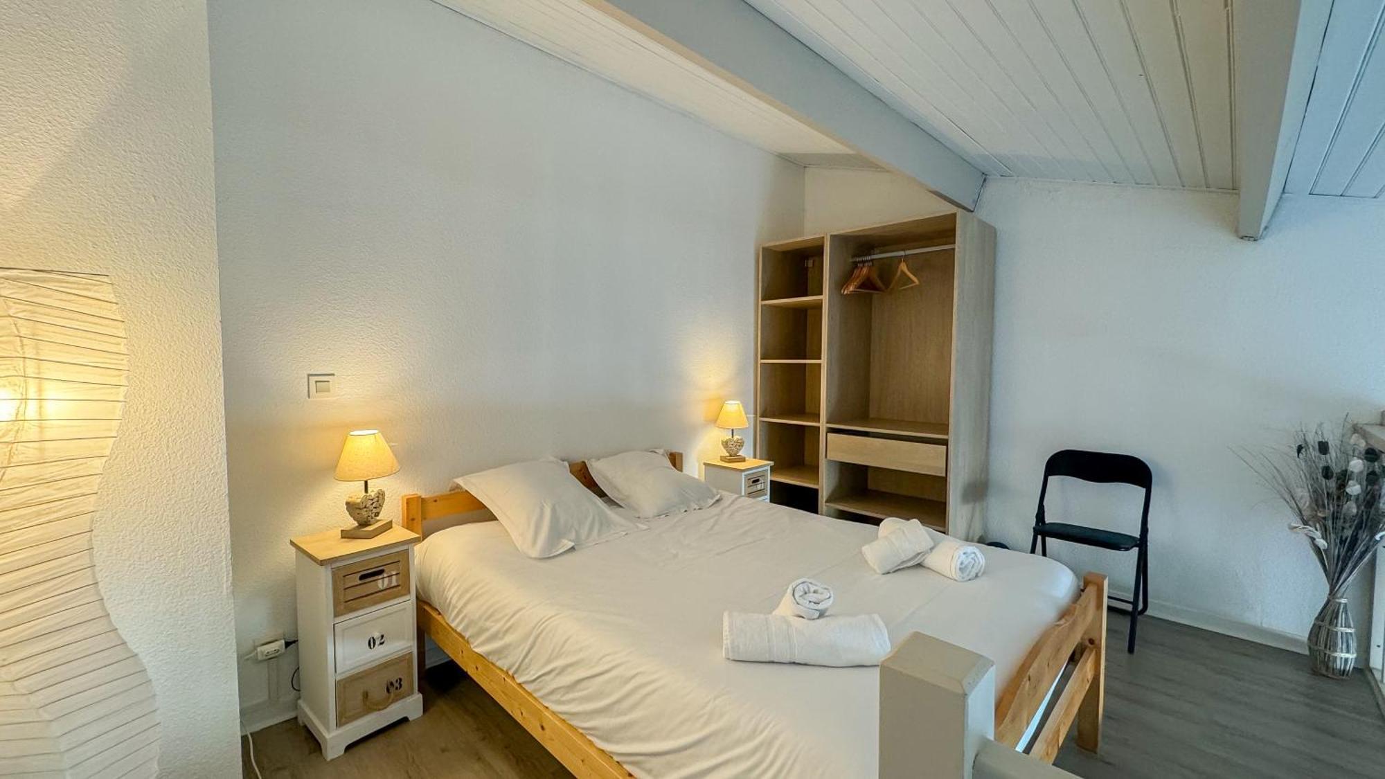 Jolie Maison A Etage En Residence Avec Piscine Saint-Martin-de-Re Exterior photo